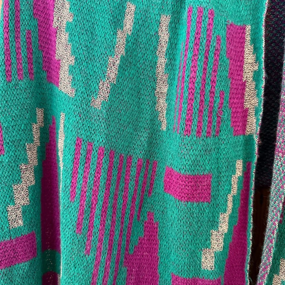 Colorful Geometric Patterned Scarf - Picture 3 of 4